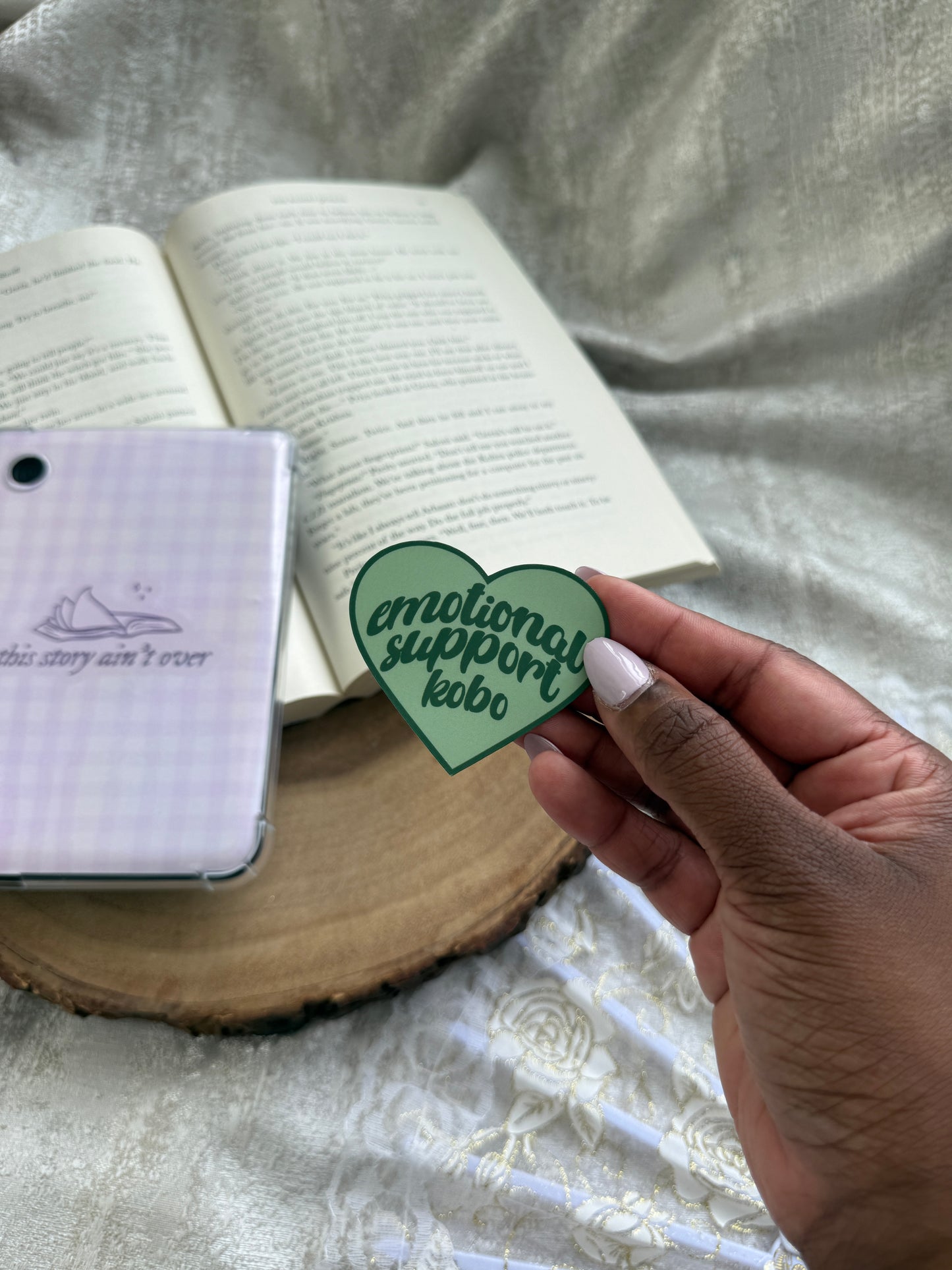 Emotional Support Kindle / Kobo Heart Sticker