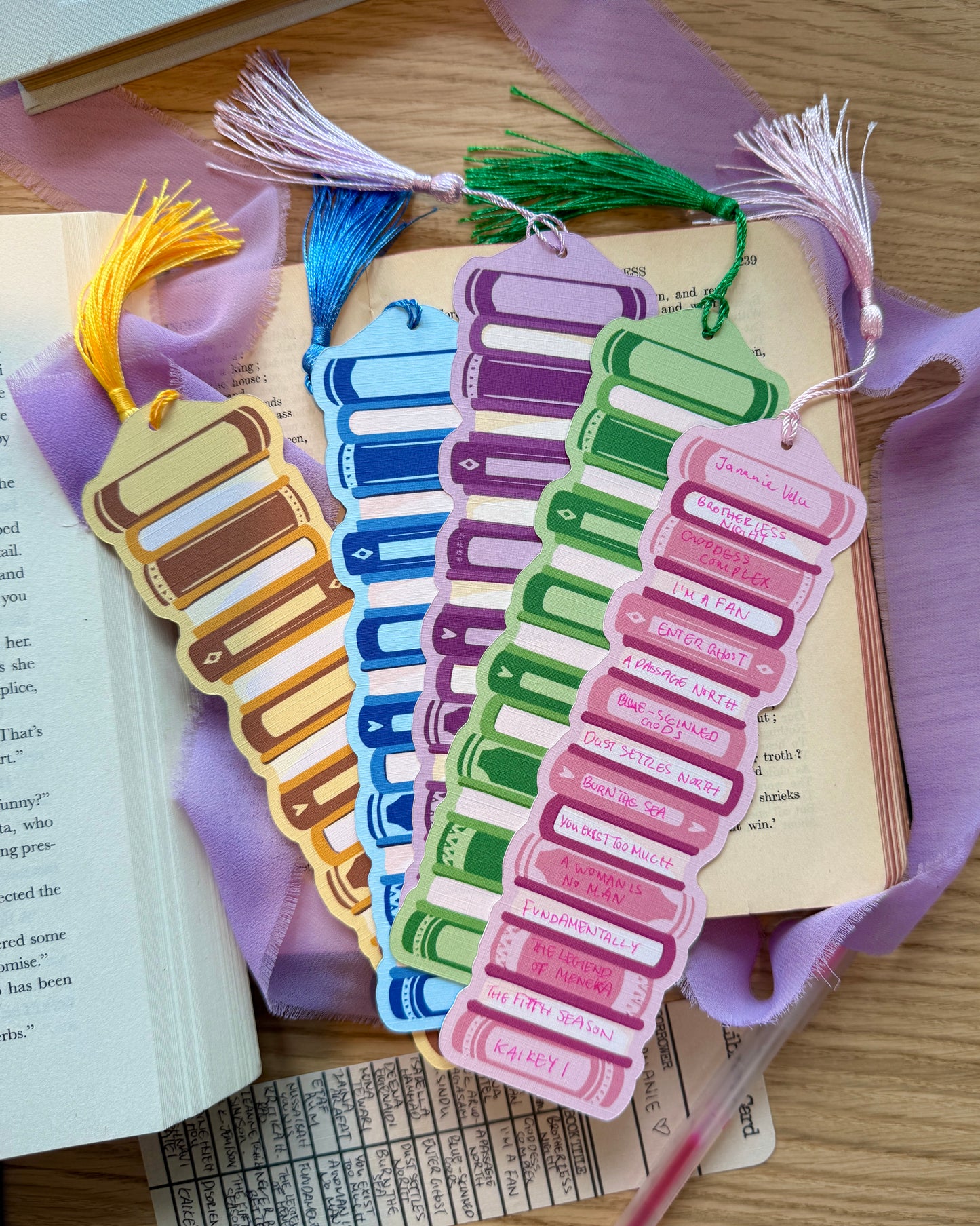 Book Stack Reading Log & Favourites Bookmark