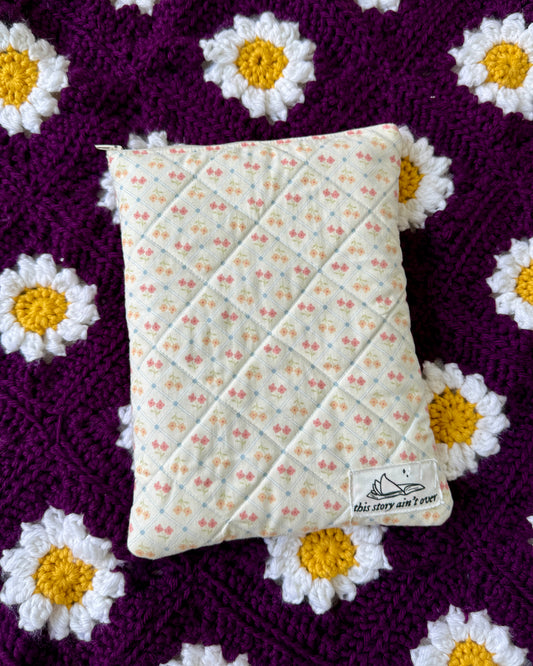 Quilted Book Sleeve with Zipper [LIMITED EDITION]